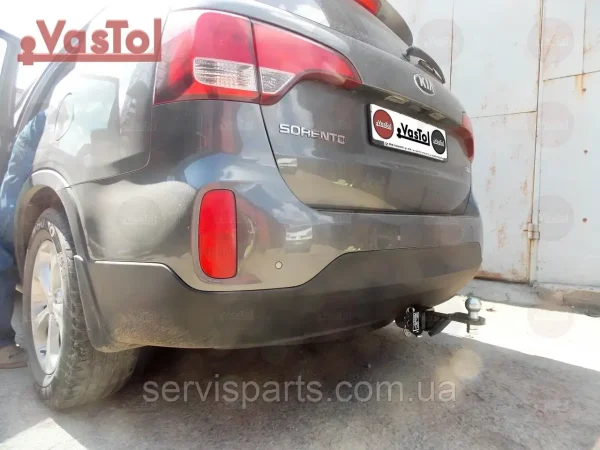 Український фаркоп на Kia Sorento 2012-2014 (Кіа Соренто) американська вставка під квадрат
