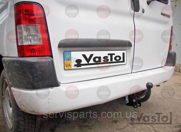 Знімний фаркоп на Peugeot Partner 1996-2008 (Пежо Партнер)