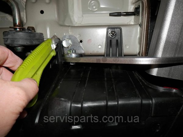 Оцинкований фаркоп на Kia Carens 2013- (Кіа Каренс) - Зображення 5