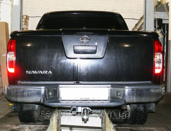 Знімний гак фаркоп на Nissan Navara D40 2005-2015 (Нісан Навара) без підрізу бампера американська вставка під квадрат - Зображення 3