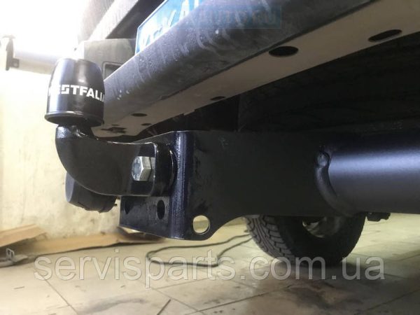 Польський фаркоп на Nissan Navara 2005- (Нісан Навара) без підрізу бампера