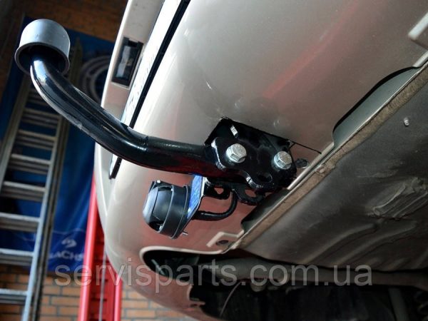 Український фаркоп на Mazda 3 2003-2009 BK