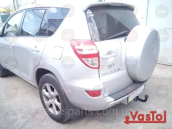 З'ємний фаркоп на Toyota Rav4 III 2006-2013 без підрізання бампера.