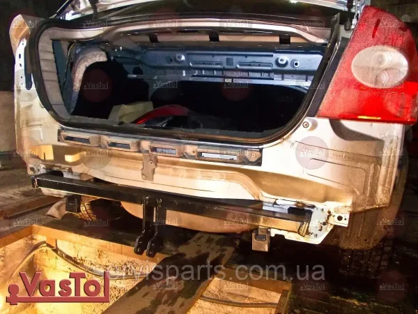 Знімний фаркоп на Ford Focus II 2003-2011 (кузов седан) без підрізування бампера - Зображення 3