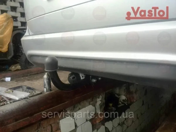 Фаркоп на Ford Focus 2 універсал 2003-2011 без підрізу бампера - Зображення 3