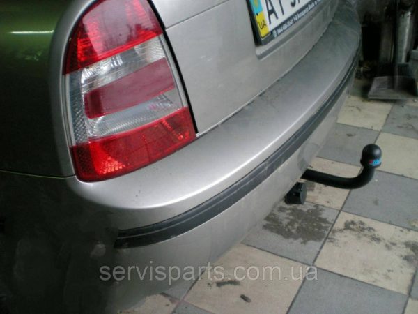 З'ємний гак фаркоп на Skoda Superb I 2002-2008 (Шкода Суперб)