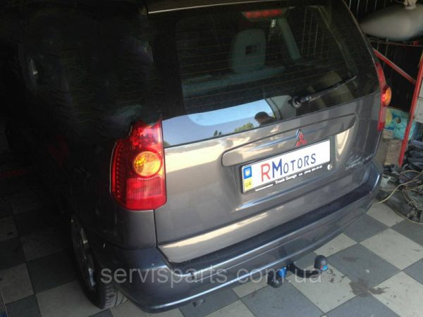 Знімний фаркоп на Mitsubishi Space Star 1998-2006 (Мітсубісі Спейс Стар)