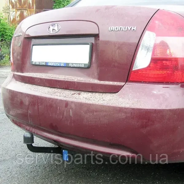 Знімний фаркоп на Hyundai Accent 2006-2011 без підрізування бампера.