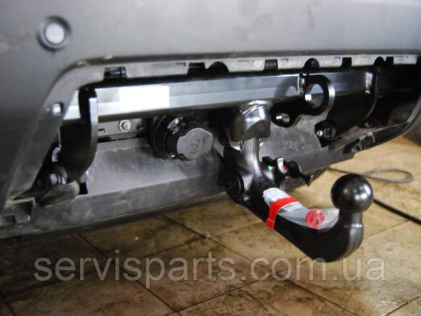 Польський фаркоп на Land Rover Range Rover Sport 2013- Швидкознімний вертикальний автомат на ключі