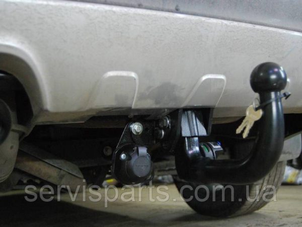 Польський фаркоп Volvo XC90 I 2003-2015 Швидкознімний вертикальний автомат на ключі