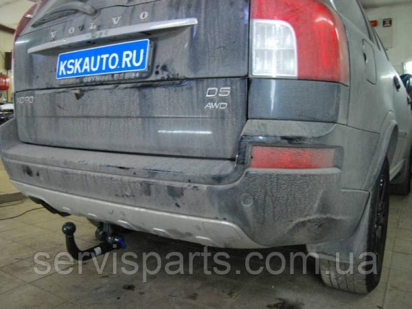 Польський фаркоп Volvo XC90 I 2003-2015 Швидкознімний вертикальний автомат на ключі - Зображення 3