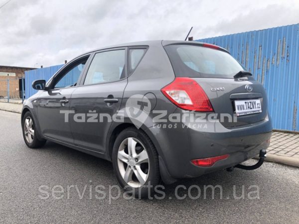 Український фаркоп на Kia Ceed хетчбек 2006-2012 (без підрізання бампера)