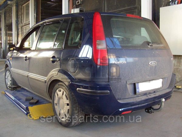 Оцинкований фаркоп на Ford Fusion 2002-2012