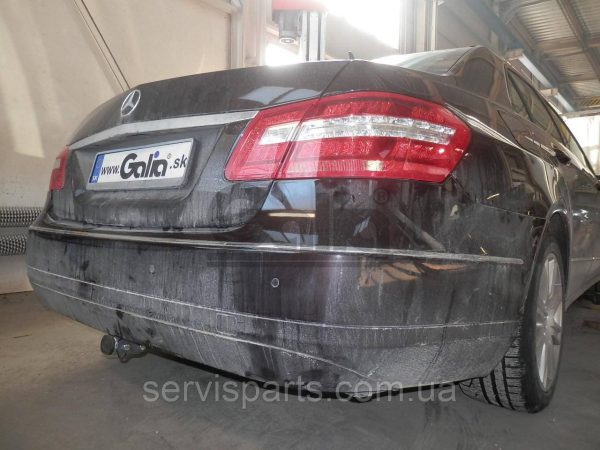 Оцинкований фаркоп на Mercedes-Benz E-Class W212 2009-2016 седан Швидкоз'ємний автомат на ручці