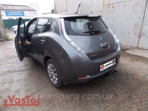 Знімний гак фаркоп на Nissan Leaf 2010-2017 (Нісан Ліф) Американська вставка під квадрат - Зображення 6