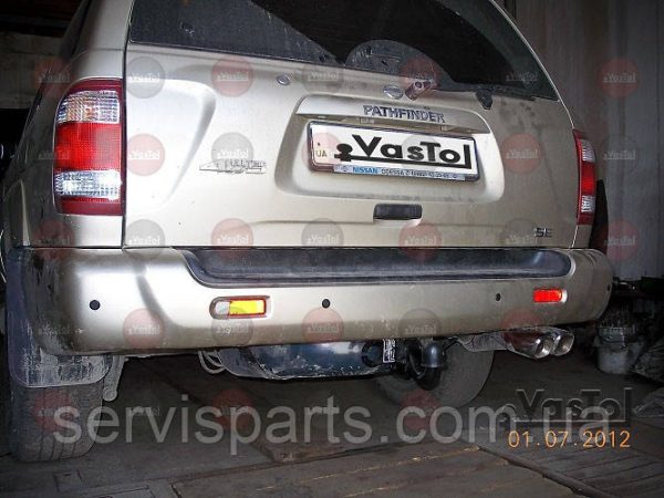 Знімний фаркоп на Nissan Pathfinder R50 1996-2004
