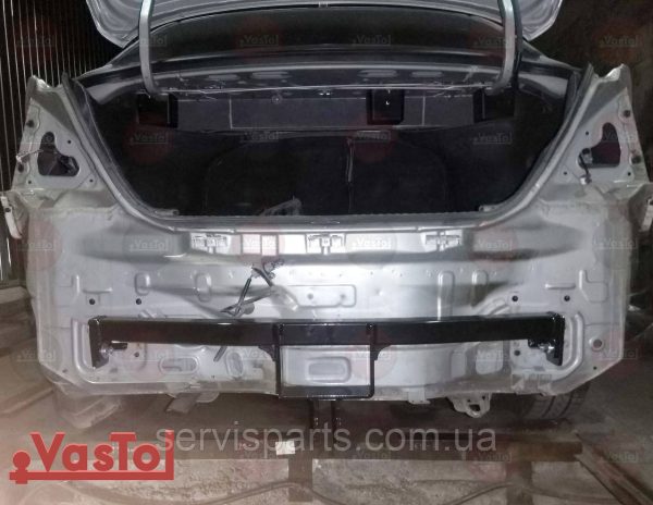 Український фаркоп на Nissan Tiida седан 2004-2014 (Нісан Тіїда) - Зображення 3