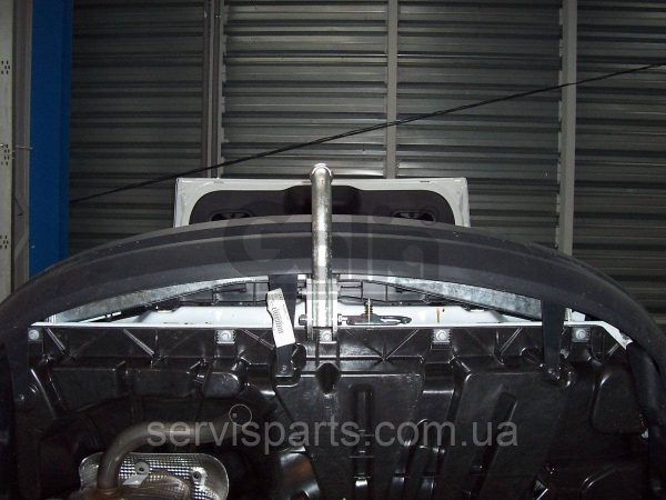 Оцинкований фаркоп на Renault Megane II 2003-209 (седан та универсал) - Зображення 6