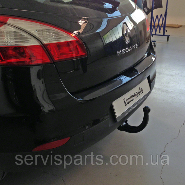 Польський фаркоп на Renault Megane III 2002-2008 (хетчбек) без підрізу бампера.