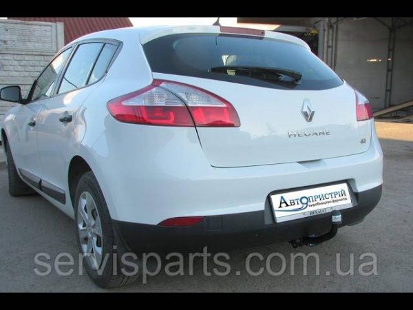 Фаркоп з'ємний гак на Renault Megane III 2008-2015 (хетчбек) без підрізу бампера.