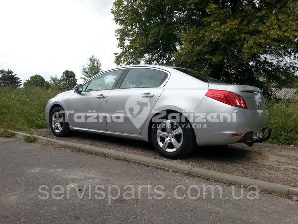 Польський фаркоп на Peugeot 508 седан 2011-2018 (Пежо 508)