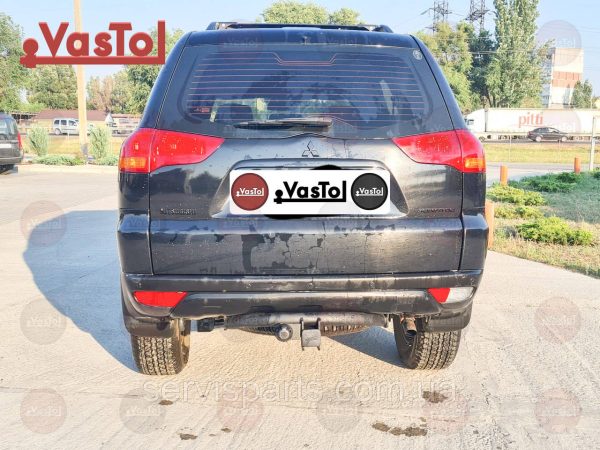 Знімний фаркоп на Mitsubishi Pajero Sport 2008-2015 (Мітсубісі Паджеро Спорт) Американська вставка під квадрат - Зображення 2