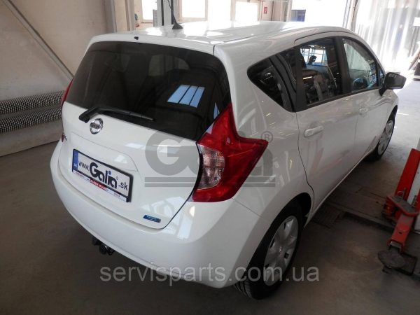 Медичний фаркоп на Nissan Note E12 2013-2020 (Нісан Ноут) Швидкознімний автомат на ручці
