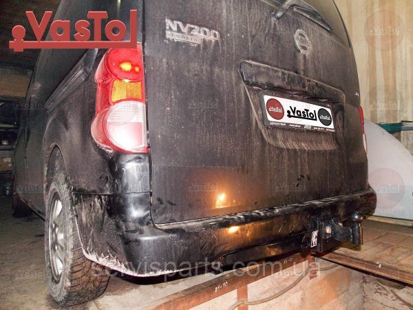Знімний гак фаркоп на Nissan e-NV200 2012- (Ніссан NV200)