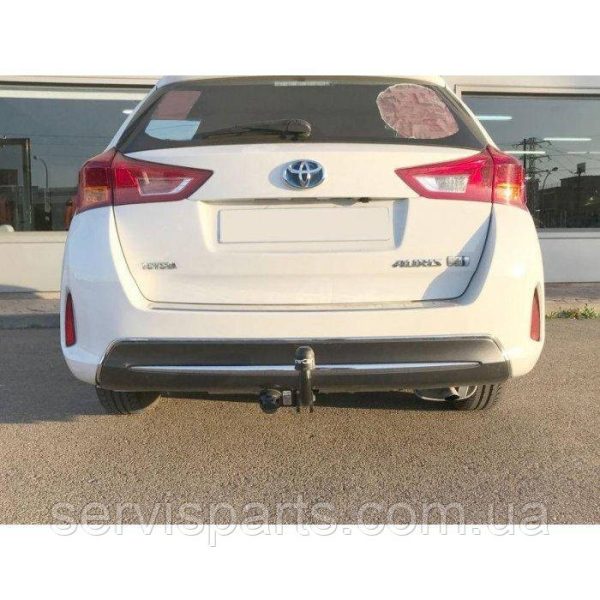 Польський фаркоп на Toyota Auris Hybrid Touring Sports 2013-2019 (Тойота Ауріс универсал)