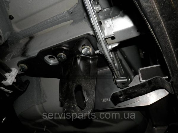 Польський фаркоп на Toyota Auris II 2013-2019 (Тойота Ауріс хетчбек) - Зображення 5