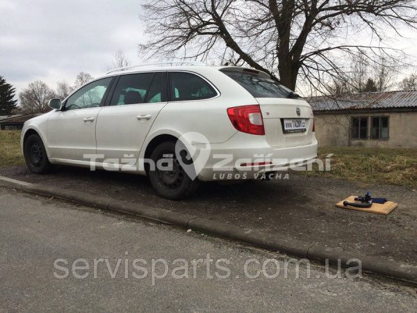 Швидкоз'ємний фаркоп на Skoda Superb II 2008-2015 на ключі (Шкода Суперб) - Зображення 4