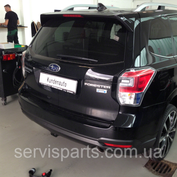 Швидкознімний фаркоп на Subaru Forester SJ 2013-2018 на ключах