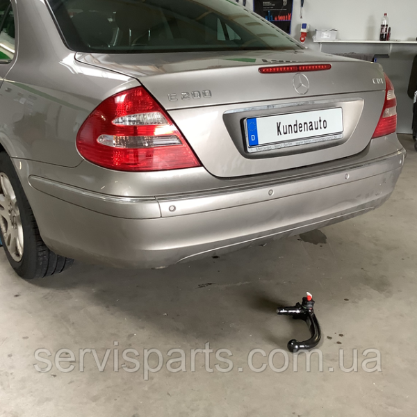 Швидкоз'ємний фаркоп на Mercedes-Benz E-class W211 2002-2009 на ключах