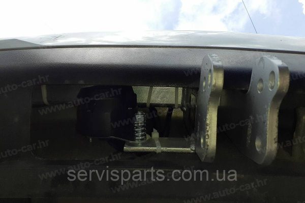 Оцинкований фаркоп на Volkswagen Bora 1999-2005 - Зображення 8