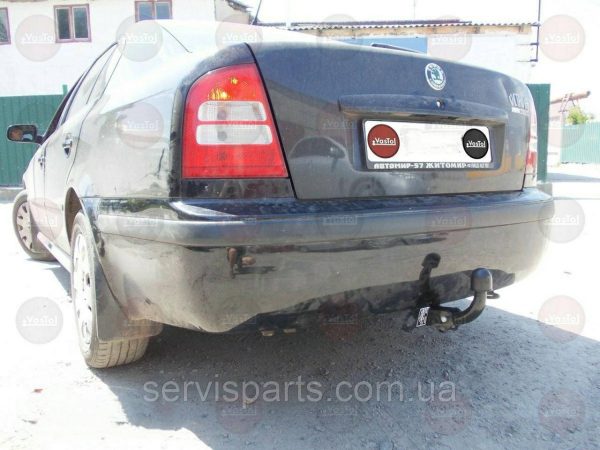 З'ємний фаркоп на Skoda Octavia A4 Tour 1997-2010 (Шкода Октавія Тур)