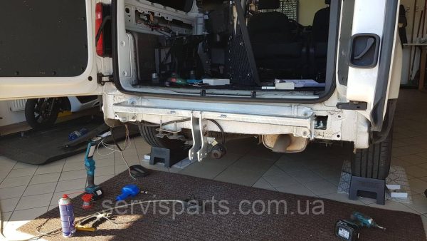 Оцинкований фаркоп на Volkswagen Caddy 2004-2020 (включаючи Maxi) - Зображення 9