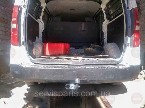 Фаркоп на Hyundai H1 2008-2012 (Хундай Н-1)