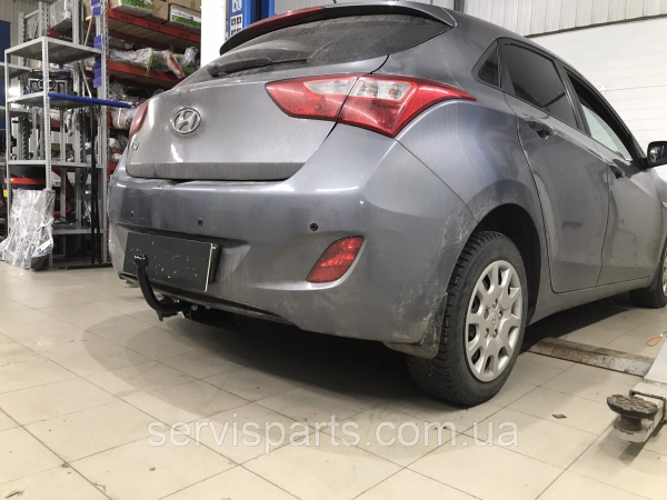 Польський фаркоп на Hyundai I30 hatchback 2012-2018 без підрізання бампера