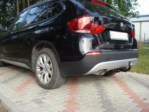 Польський фаркоп на BMW X1 E84 2009-2015 (БМВ Х1 E84) без підрізу бампера.