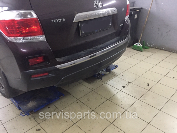 Фаркоп Toyota Highlander 2008-2014 (Тойота Хайлендер XU40) оцинкований на болтах