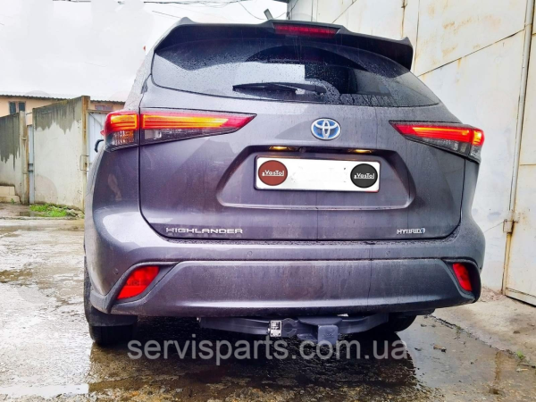 Фаркоп Toyota Highlander 2019- (Тойота Хайлендер XU70) вставка під квадрат