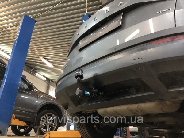 Фаркоп Skoda Karoq 2016- (Шкода Карок) польський на болтах - Зображення 3