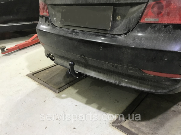 Фаркоп BMW 5-series E60 E61 2003-2010 (седан та универсал) польський на болтах - Зображення 2