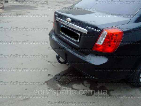 Український фаркоп на Chevrolet Lacetti Nubira седан (Daewoo Gentra)